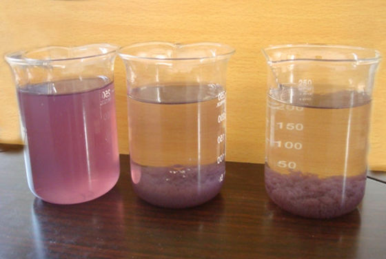 繊維および染色業界で凝集剤マジックインクリムーバーとして使用される無色の脱色剤液体