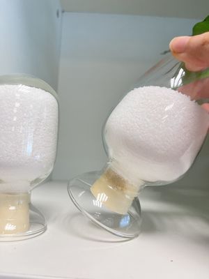 陰イオンのポリアクリルアミドのAPAM解決の水処理の化学薬品CAS第9003-05-8
